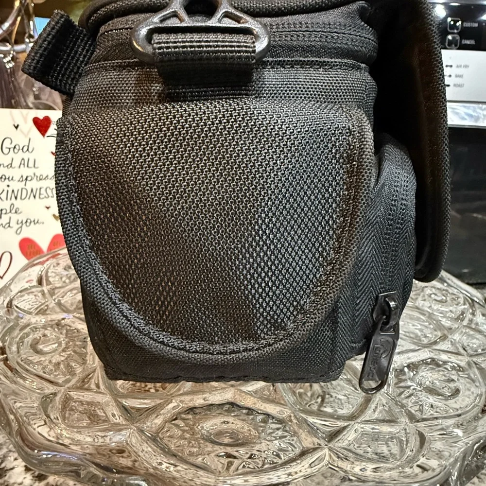 Lowepro Edit 110 Black Nylon Digital / Video / Camera Bag